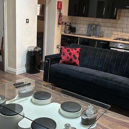 בדפורד Luxurious 2 Bed Apartment מראה חיצוני תמונה