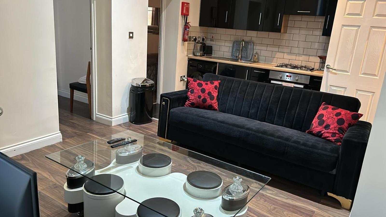 בדפורד Luxurious 2 Bed Apartment מראה חיצוני תמונה